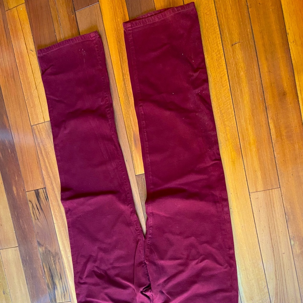 Holiday red pants, slim.